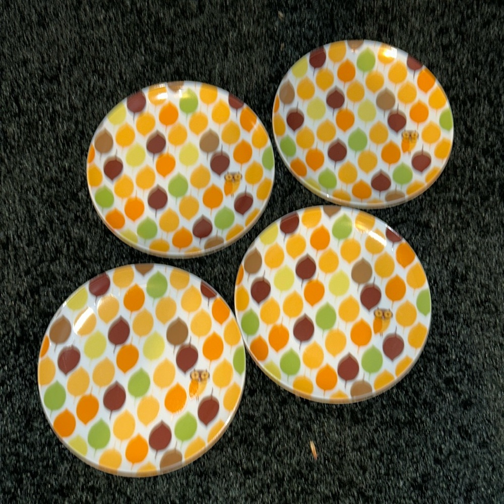 4 Rachael Ray dessert/salad plates. Little hoot.